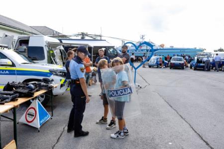 Statična predstavitev Policije_Simon Avsec